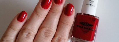 Сочная ягодка Berenice Oxygen Nail Lacquer Cherry red