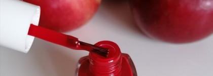 Сочная ягодка Berenice Oxygen Nail Lacquer Cherry red