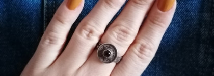 Тыквенный пирог и осенние листья. Оттенок Golden hour от Kinetics Solar Gel Nail Polish в маникюре