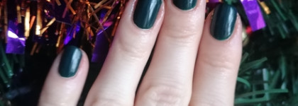 Kinetics nail polish Verdict: green. Современная классика