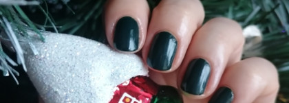 Kinetics nail polish Verdict: green. Современная классика