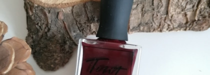 Действительно роковая. Роковая красотка Tintberry nail polish