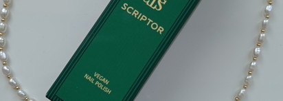 Цветные базы для ногтей от Scriptor, свотчи трех оттенков и использование в качестве подложки