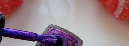 Scale Lacquer Ковен озера Шамплейн - космос на руках