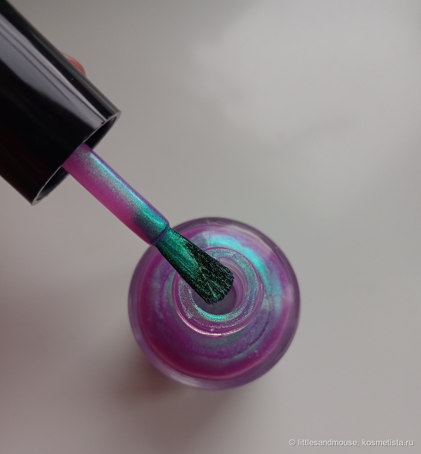 Кисть. Виден шиммер