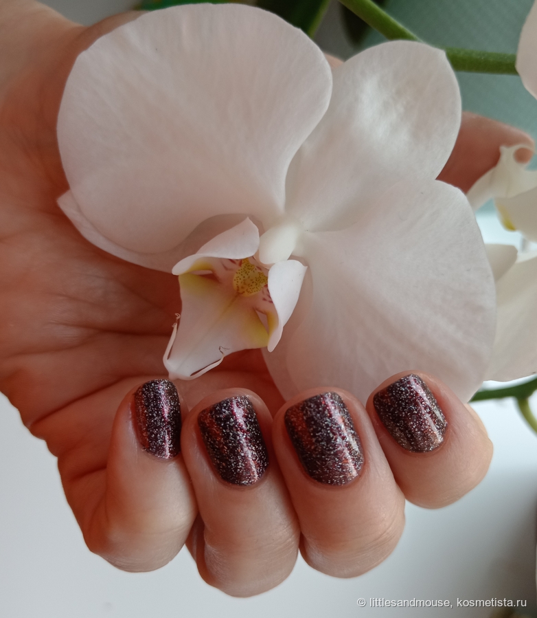 Рукам оттенок комплиментарен