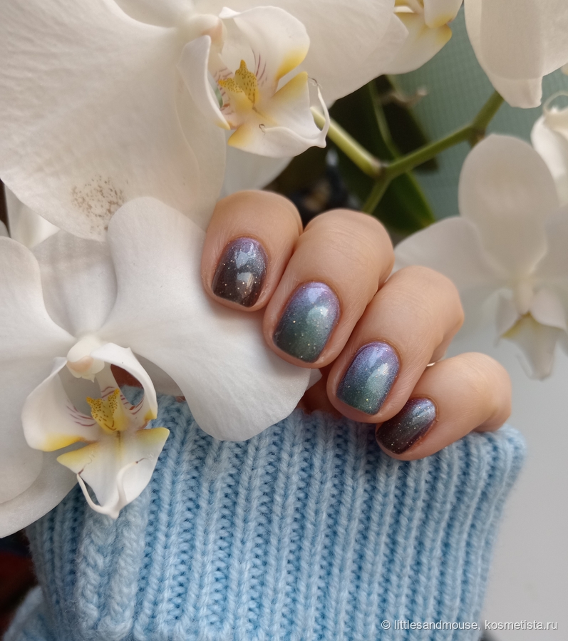 На подоконнике