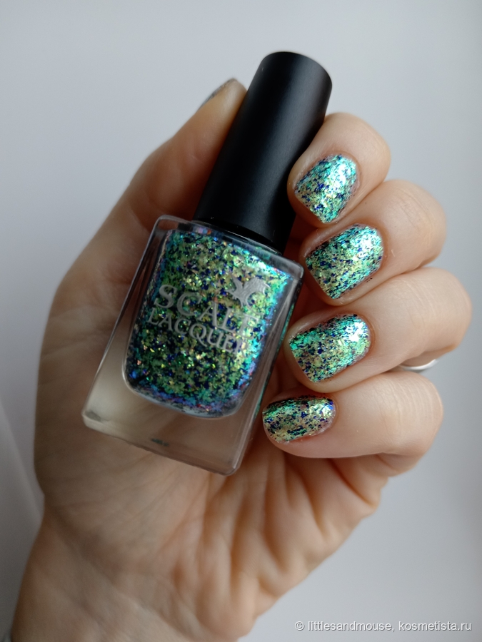 Видны бирюзовые блики