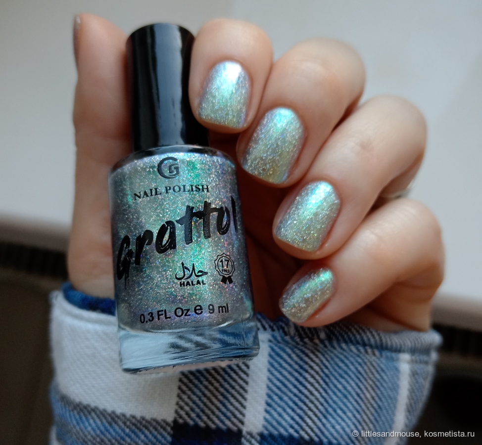 Так лак кажется более салатово-мятным