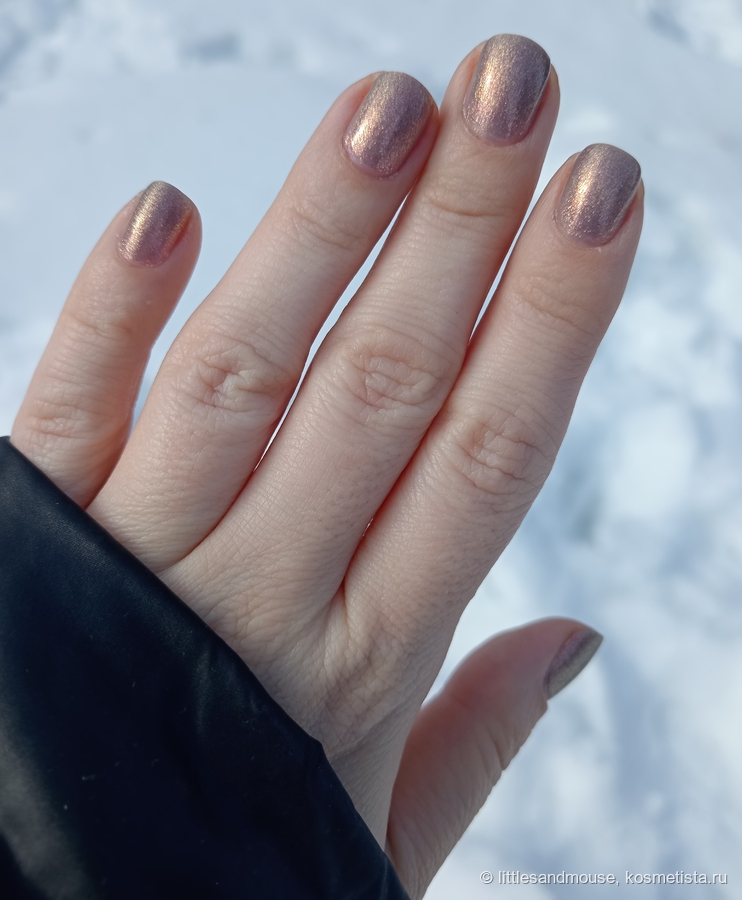 Яркий дневной свет, на улице