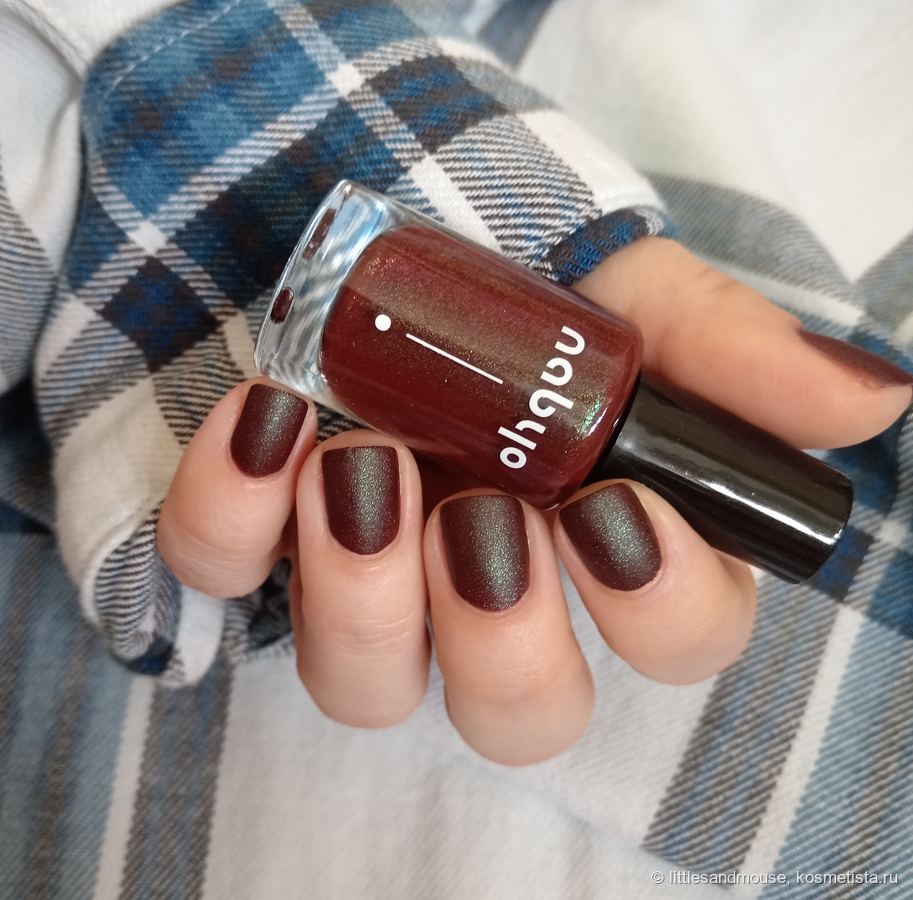 Благодаря шиммеру лак смотрится интересно