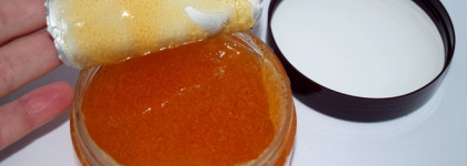 Скраб от бренда Nuxe - Reve de Miel Gommage Gourmand Nourrisant Corps