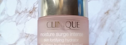 Что на полочке живёт. Или 3 уходовых продукта, без которых я не представляю свою жизнь