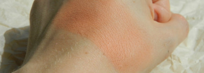 Продукты для лица от Melt Cosmetics: хайлайтер Iluminacion и румяна Cali Dream