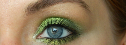 Мой девиз по жизни: не бывает мало палеток теней с зелеными рефилами. Моя зеленая коллекция теней