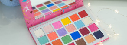 Яркая и одновременно пастельная цветовая гамма в палетке Jeffree Star Jawbreaker Eyeshadow Pressed Pigment Palette