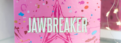 Яркая и одновременно пастельная цветовая гамма в палетке Jeffree Star Jawbreaker Eyeshadow Pressed Pigment Palette