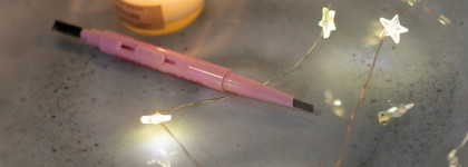 Автоматический карандаш для бровей Beauty Bomb Brow Twister в оттенке 01 Blonde Roast