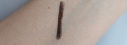 Эксперименты: Новогодний макияж с графикой и стразами