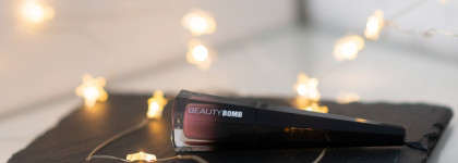 Блеск для губ Beauty Bomb Gloss Monster в оттенке 01 Back to 2007
