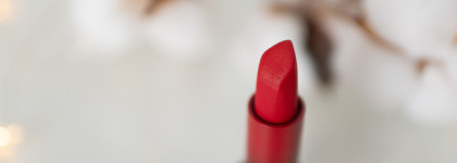 Уходящая в алый Huda Beauty Power Bullet в оттенке El Cinco de Mayo