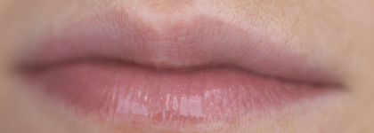 Свои губы, только лучше с новинкой - блеском для губ Luxvisage Icon Lips Glossy Volume в оттенке 506 Caramel Beige