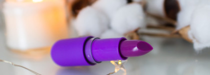 Бюджетный тинтующий бальзам Beauty Bomb Tinted Lip Balm в оттенке 04 Grape