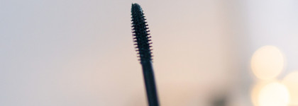 Открытие 2023 и лучшая тушь года: Vivienne Sabo Cabaret Latex влагостойкая