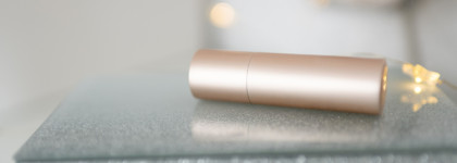 Матовая помада Uvinion в оттенке Sophie