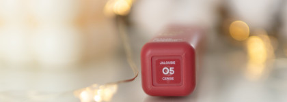 Новинка на рынке: матовая помада с плампингом Vivienne Sabo Volumematte в оттенке 05 Jalousie Cerise