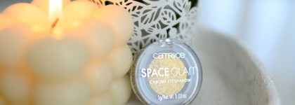 Тени Catrice Space Glam Chrome Eyeshadow в оттенке 030 Galaxy lights