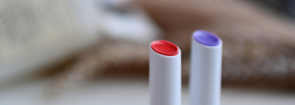 Почему так дешево? Крутая новинка: бальзам для губ Essence Juicy Bomb Glossy Butter Balm