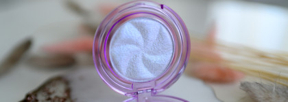 Невероятный и носибельный бюджетный хайлайтер Essence Meta Glow Highlighter