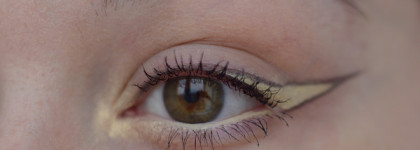 Нежно-желтый каял B.colour Longwear kajal eyeliner в оттенке 06 Yellow