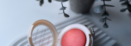 Новинка на рынке: запеченные румяна Catrice Soft Glam Baked Blush в оттенке 030 Cheeky Coral