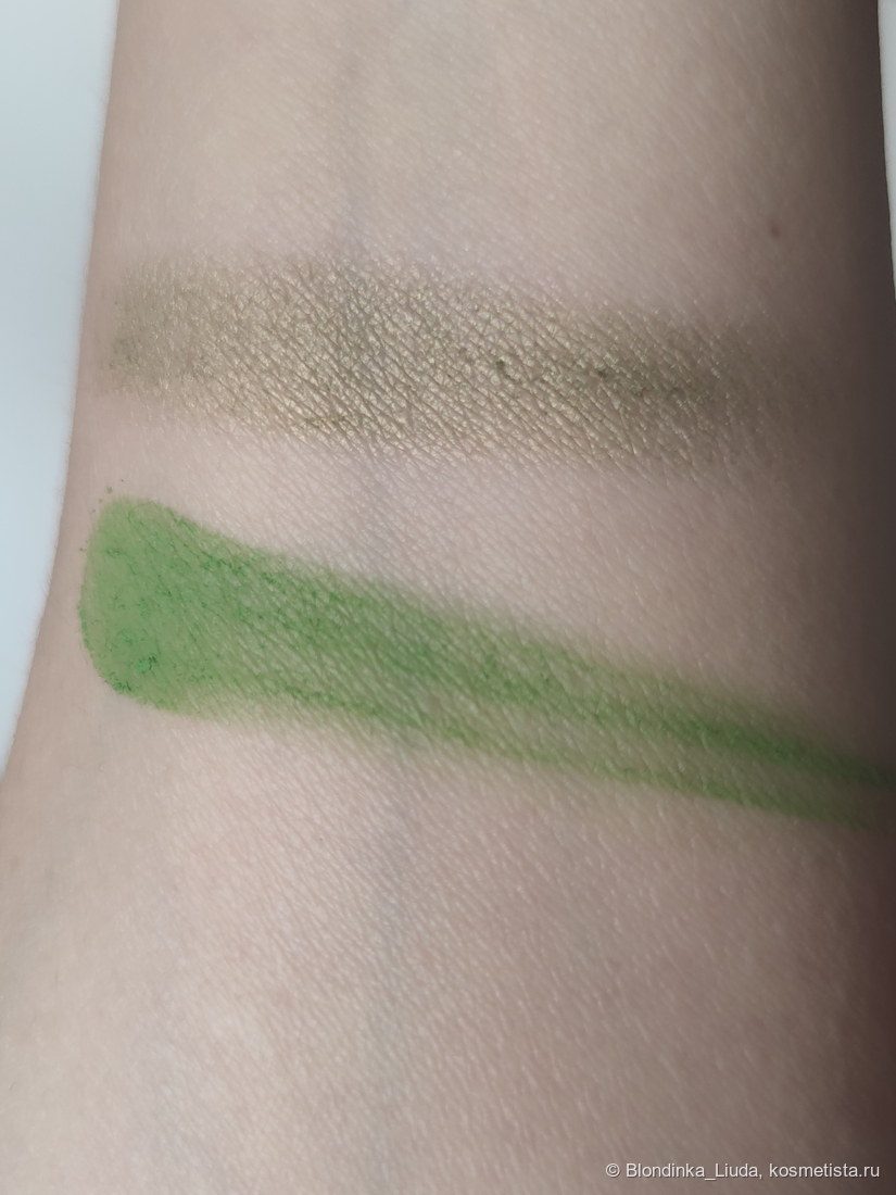 свотчи Диор (выше) и Сайбербомб (ниже) при дневном свете, так протянула с одного свотча