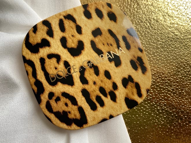 Четверка теней от Dolce&Gabbana Smooth Eye Colour Quad Eyeshadow #7 Passionate Dahlia
