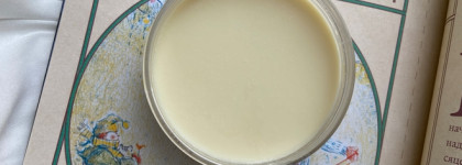 Сверхпитательное масло для тела от Organic Zone - незаменимый помощник в уходе за очень сухой кожей