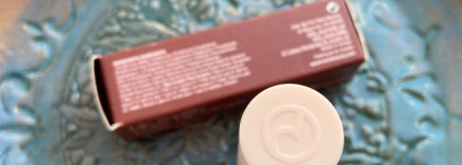 Матовая помада-суфле от Rare Beauty Lip Soufflé Matte Cream Lipstick в оттенке Fearless