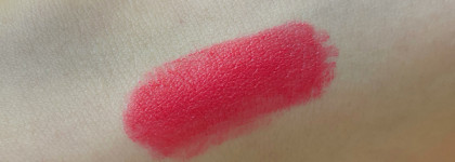 Красивая и смелая…Помада-глянец Luscious Texture Aqua Shine Effect в оттенке Soho от Makeover