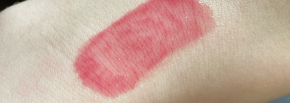 Уход, красота или самый ужасный блеск для губ? Масло-блеск для губ Lip Oil Good Vibes Only от Divage в оттенке 04