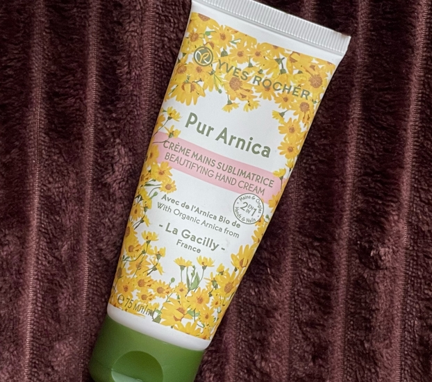 Любимый крем для рук в холодное время года Pur Arnica Beautifying hand cream 2 in1 hands and nails от Yves Rocher