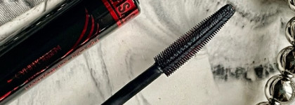 Лучшая бюджетная тушь- Luxvisage XXL эффект накладных ресниц в черном оттенке, 9гр