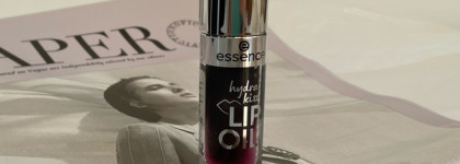 Масло для губ Hydra Kiss Lip Oil в оттенке 05 Midnight Mystery от Essence