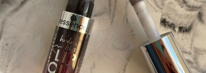 Масло для губ Hydra Kiss Lip Oil в оттенке 05 Midnight Mystery от Essence