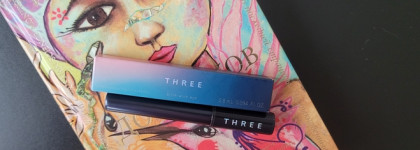 Выведено золотом. Лайнер & жидкие тени Three Blink Wink Eye X05 Brilliant World