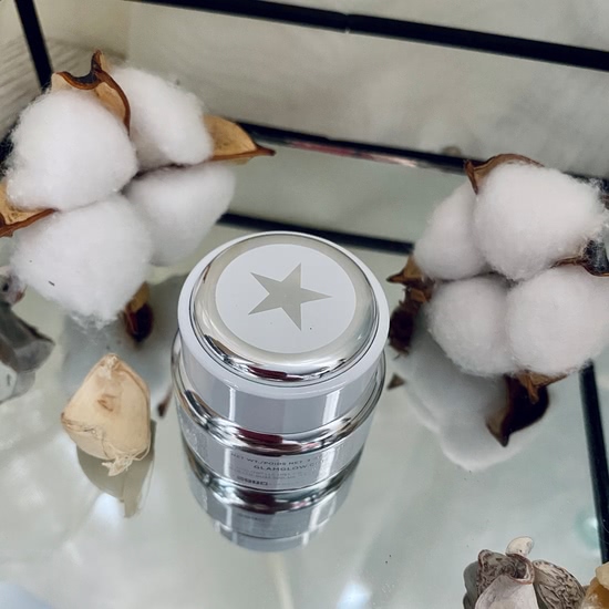 Незаменимая легенда GlamGlow Supermud. Не ищу аналогов, не ругаюсь на ценник. Просто люблю