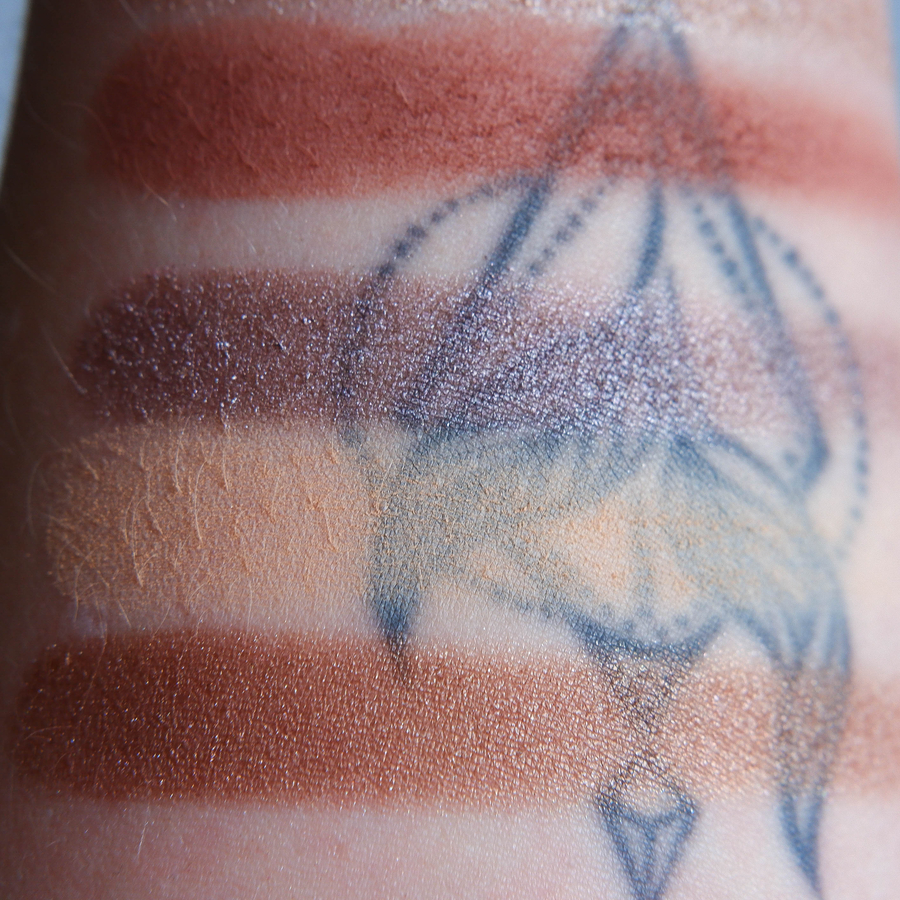 Astra Make-Up Pure Beauty palette свотч