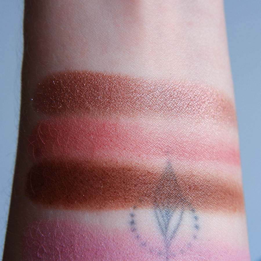 Astra Make-Up Pure Beauty palette свотч