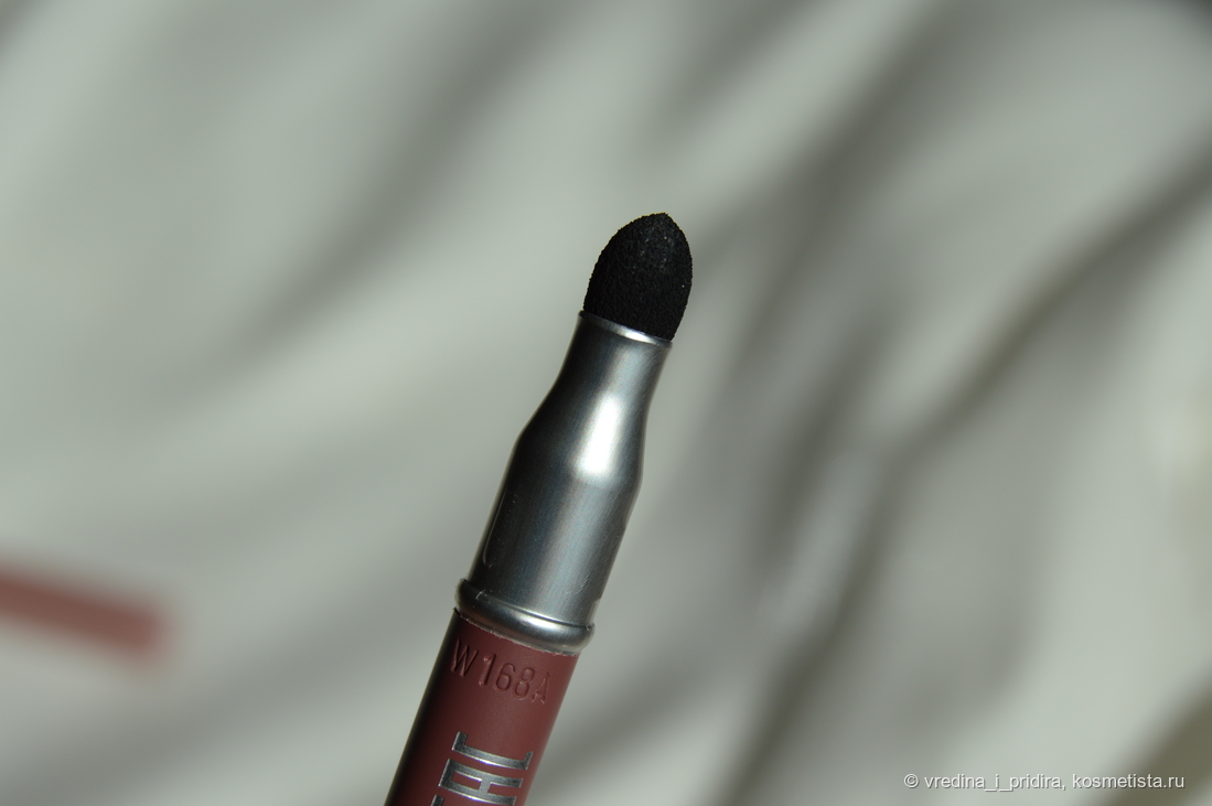 Бежевый карандаш для губ макияж